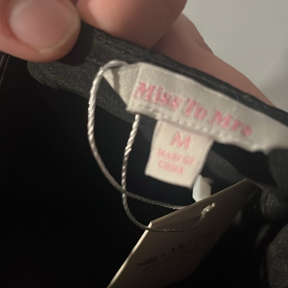 Miss to Mrs slip me on dress size medium - Picture 6 of 7